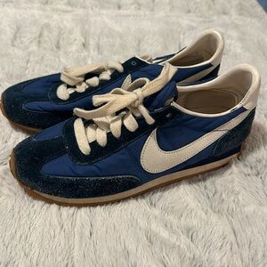 Vintage 1980’s Nike tennis shoes